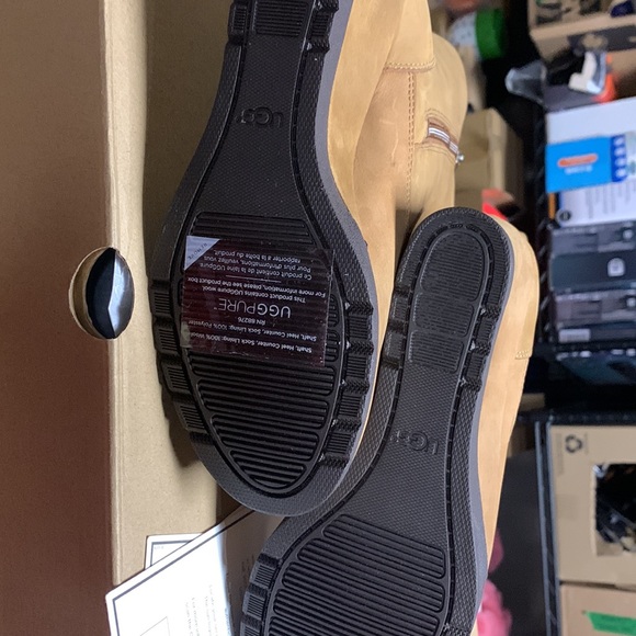 UGG Joely Shearling Lined Wedge Boot Chestnut Leather, Womens Size 6 US/ 37 EU - Picture 4 of 8